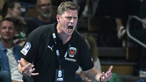 Engagiert: Nicolej Krickau gibt Anweisungen 