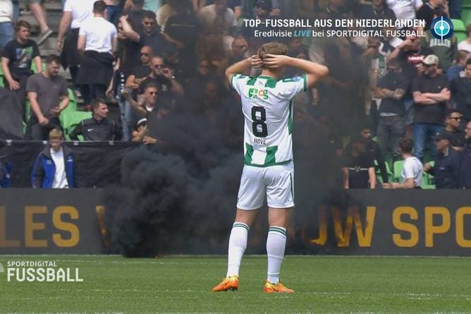 Krawalle und Spielabbruch! Fans rasten bei Ex-Robben-Klub aus