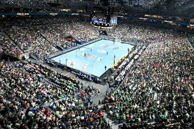 Glasboden sorgt für Aufsehen