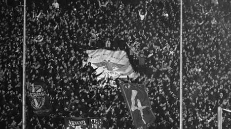 PAOK-Fans bei einem Pokalspiel 2024