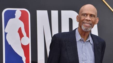 Kareem Abdul Jabbar führt immer noch die Liste der besten Punktesammler in der NBA an