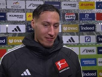 Younes Ebnoutalib feiert ein Traumdebüt bei Eintracht Frankfurt. Der gebürtige Frankfurter trifft direkt bei seinem ersten Einsatz und sorgt damit für einen ganz besonderen Moment.