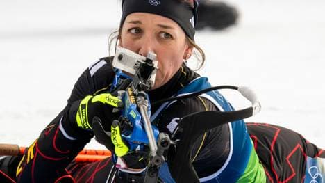 Franziska Preuß beim Liegendschießen