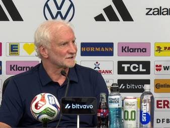 Julian Nagelsmann steht vor der kommenden WM unter Druck. Schließlich ist es seine erste als Bundestrainer. Sein Chef, Rudi Völler, stärkt dem Trainer allerdings den Rücken.