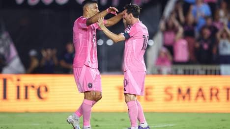 Jubel zweier Stars: Lionel Messi (r.) und Luis Suárez