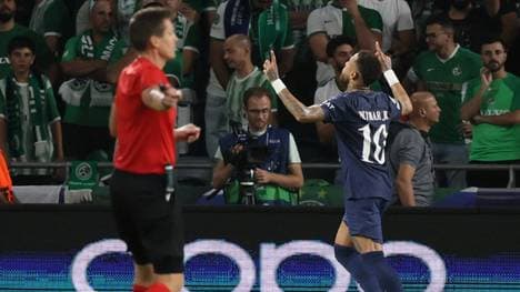 Neymar hatte nach seinem Jubel die Gelbe Karte bekommen