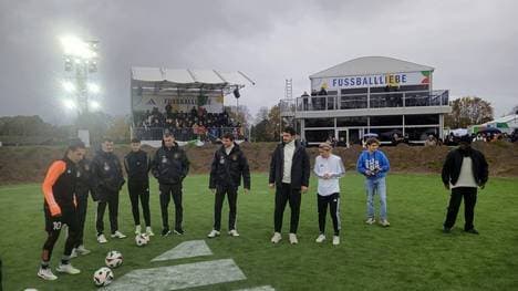 DFB-Spieler auf dem Maifeld in Berlin
