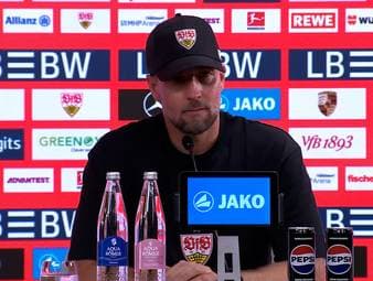 Nach dem deutlichen 4:1-Sieg des VfB Stuttgart gegen Köln, gibt es bei den Schwaben dennoch ein kleines Fragezeichen. Neu-Kapitän Deniz Undav wirkte auf dem Rasen nicht so fit, wie sonst. Für Trainer Hoeneß kein Grund zur Sorge.