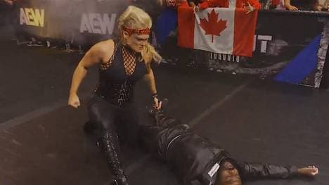 Beth Copeland nahm bei AEW All Out Stokely Hathaway aus dem Spiel