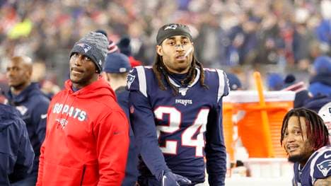 Stephon Gilmore (r.) ist positiv auf COVID-19 getestet worden