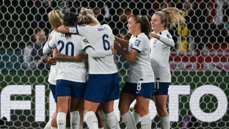 Europameister England mit drei Siegen im Achtelfinale