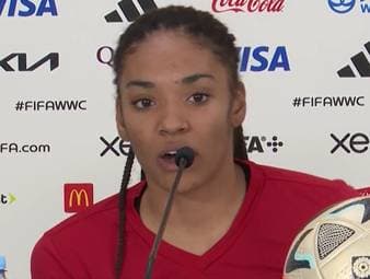 In einer furiosen Schlussphase setzte sich Spanien mit 2:1 gegen Schweden durch und steht somit im Finale der Fußball-WM der Frauen. Torschützin Salma Paralluelo ist außer sich vor Freude.