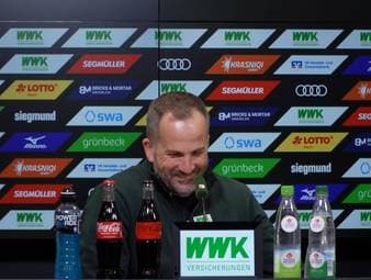 Augsburgs Interimstrainer Manuel Baum erzählt eine kuriose Anekdote aus seinem Privatleben und erklärt, warum er seiner Tochter ein Pferd schenken wird.