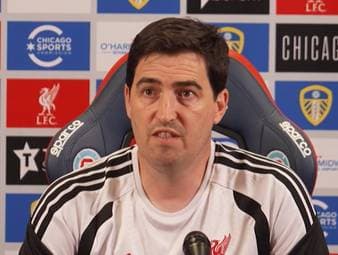 Andoni Iraola spricht über mögliche Neuverpflichtungen des FC Liverpool. Dass die Reds nach dem Abgang von Klublegende Mo Salah auf dem Flügel Ersatz brauchen, sei klar, so der neue Trainer.