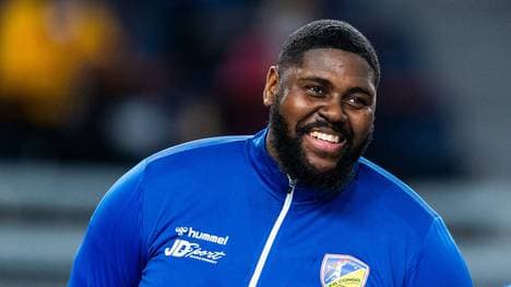 Gauthier Mvumbi spielt für DR Kongo 