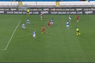 Absoluter Traumpass! Rom-Star lässt die ganze Abwehr alt aussehen