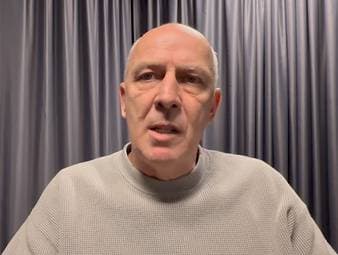 Mario Basler äußert sich mit gewohnt klaren Worten zu den jüngsten Leistungen von Borussia Dortmund. Der BVB spiele teilweise "Schrottfußball", meint der SPORT1-Experte - und fühlt mit den Fans der Borussia.