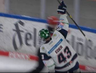 Am Geburtstag seines verstorbenen Bruders Tobi trifft Andreas Eder für die Eisbären Berlin. Ein emotionales Tor mit Gruß gen Himmel.