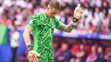 Jordan Pickford parierte gegen Manuel Akanji