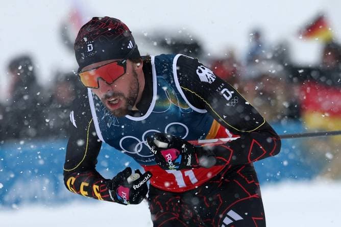 Rydzek fliegt bei Premiere aufs Podest