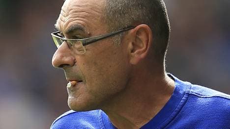 Maurizio Sarri wurde beim Spiel in Huddersfield mit einem Zigarettenstummel im Mund gesichtet