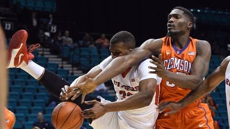 Landry Nnoko spielte zwischen 2012 und 2016 für das US-College-Team Clemson