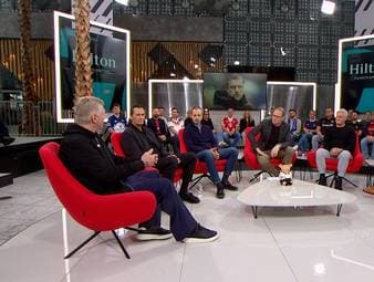 Eintracht Frankfurt trennt sich von Trainer Dino Toppmöller. Im SPORT1 Doppelpass kritisiert die Transferpolitik von Sportvorstand Markus Krösche.