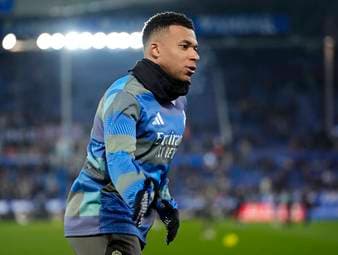 Ein Gericht hat Paris Saint-Germain zur Zahlung von rund 61 Millionen Euro an Kylian Mbappé verurteilt. Ausstehende Gehälter und Boni sind sofort fällig, eine vorläufige Vollstreckung wurde angeordnet.