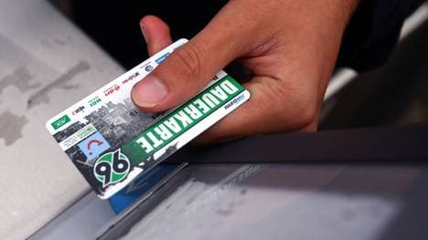 Hannover 96 v FC Schalke 04 - Bundesliga