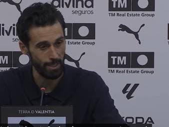 Real Madrids Trainer Alvarao Arbelola spricht über die Klasse von Mbappe und wo er sogar den legendären Cristiano Ronaldo übertrumpfen könnte.