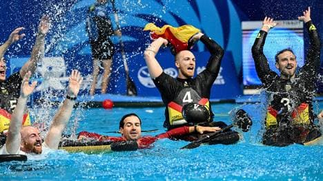 Die deutschen Männer feiern Gold