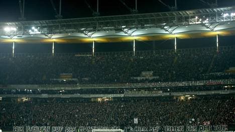 Im Oberrang der Frankfurter Fankurve ereignete sich ein tragischer Zwischenfall