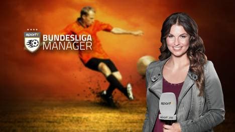 Laura Wontorra mit Mikrofon