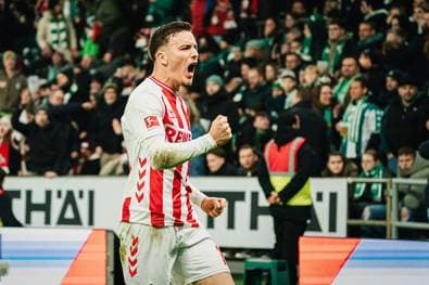 El Mala genießt Jubel in vollen Zügen