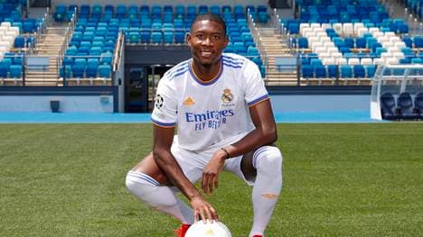 In FIFA 21 erhalten zahlreiche gewechselte Spieler neue FUT-Karten. Darunter auch David Alaba, der vom FC Bayern zu Real Madrid wechselte