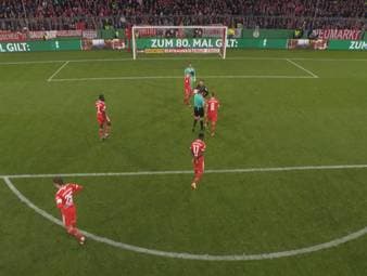Der SC Freiburg sorgt im Viertelfinale des DFB Pokal für eine echte Überraschung. Mit einem Elfmeter in der Nachspielzeit werfen die Breisgauer den FC Bayern raus. 