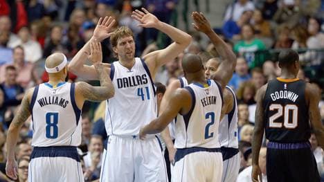 Phoenix Suns v Dallas Mavericks