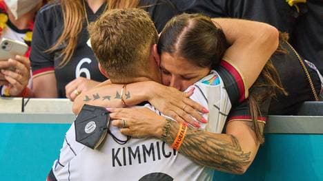 Joshua Kimmich und seine Freundin Lina haben zum dritten Mal Nachwuchs bekommen