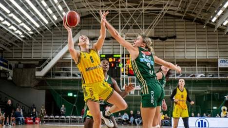 DBB-Ass Alex Wilke (r.) und Keltern wollen den Cup