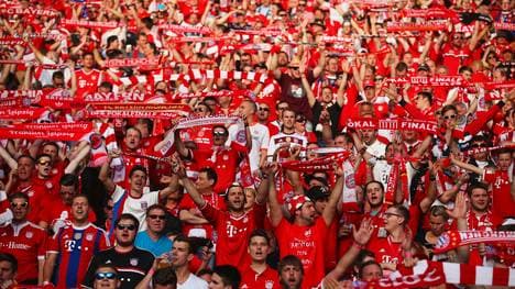 Von den Fans des FC Bayern hört man bald möglicherweise neue Lieder