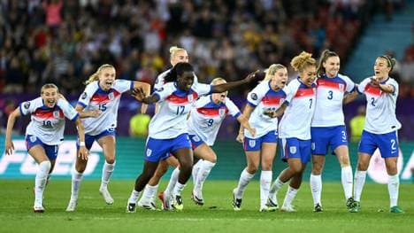 Die Lionesses bejubeln den Sieg