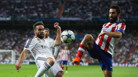 Arda Turan (r.) wechselt offenbar zum FC Barcelona