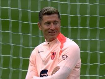 Robert Lewandowski verlässt den FC Barcelona und wechselt in die USA zu Chicago Fire. Der Pole tritt in die Fußstapfen von Bastian Schweinsteiger.