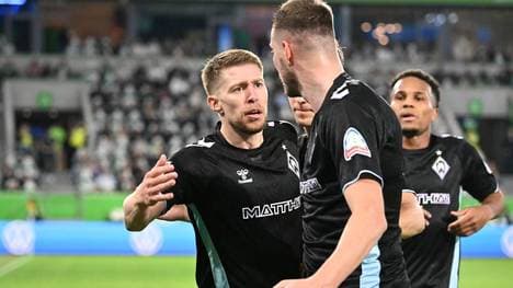 Mitchell Weiser jubelt über das Tor zum 1:1 gegen Wolfsburg