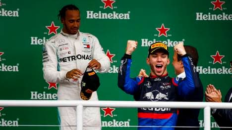 Pierre Gasly (vorne rechts) jubelte in Sao Paulo 2019 über seinen Podestplatz