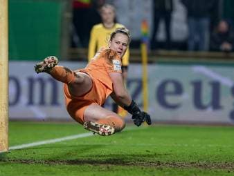 Bayer-Kapitänin beendet Karriere