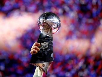Im Super Bowl XL kommt es nach elf Jahren zur Neuauflage des Duells zwischen den Seattle Seahawks und den New England Patriots.