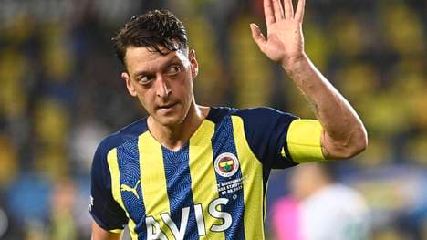 Mesut Özil spielt bei Fener noch nicht die Rolle, die er sich erhofft haben dürfte