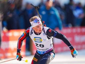 Isak Frey gilt als großes Biathlon-Talent. Im SPORT1-Interview spricht er über lobende Worte von Ole Einar Björndalen, einen riskanten Trainingstrend und seine Ziele für die Olympia-Saison.