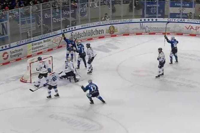 Überraschungssieg! Dresdner Eislöwen schlagen Spitzenreiter